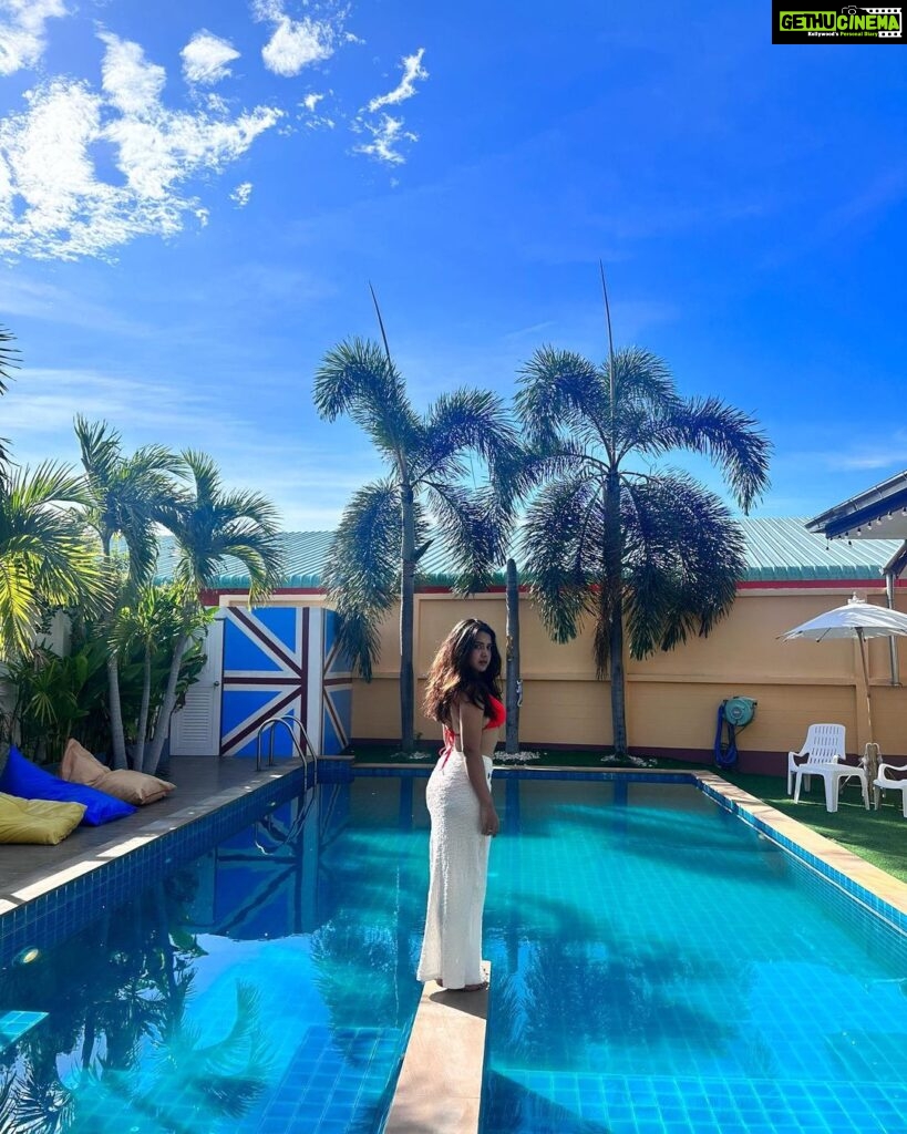 Roshni Walia Instagram - Feeling vibrant In Thailand @unsocials.social @xperiencestays @unsocialsthailand . . . #pattaya #travel #life #vacation 🔚 Pattaya