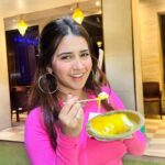Roshni Walia Instagram – The key to my heart is kulfi falooda 🥰🔚 Delhi, India