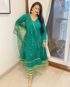 Rucha Hasabnis Instagram - Glow up baby 🧚‍♂️
.
.
Outfit : @lavanyathelabel 
PR : @issavibe_pr