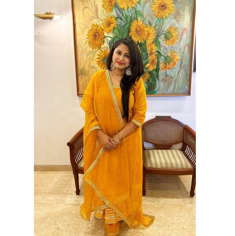 Rucha Hasabnis Instagram - Happy Akshay Tritiya ✨ And Eid Mubarak 🌙