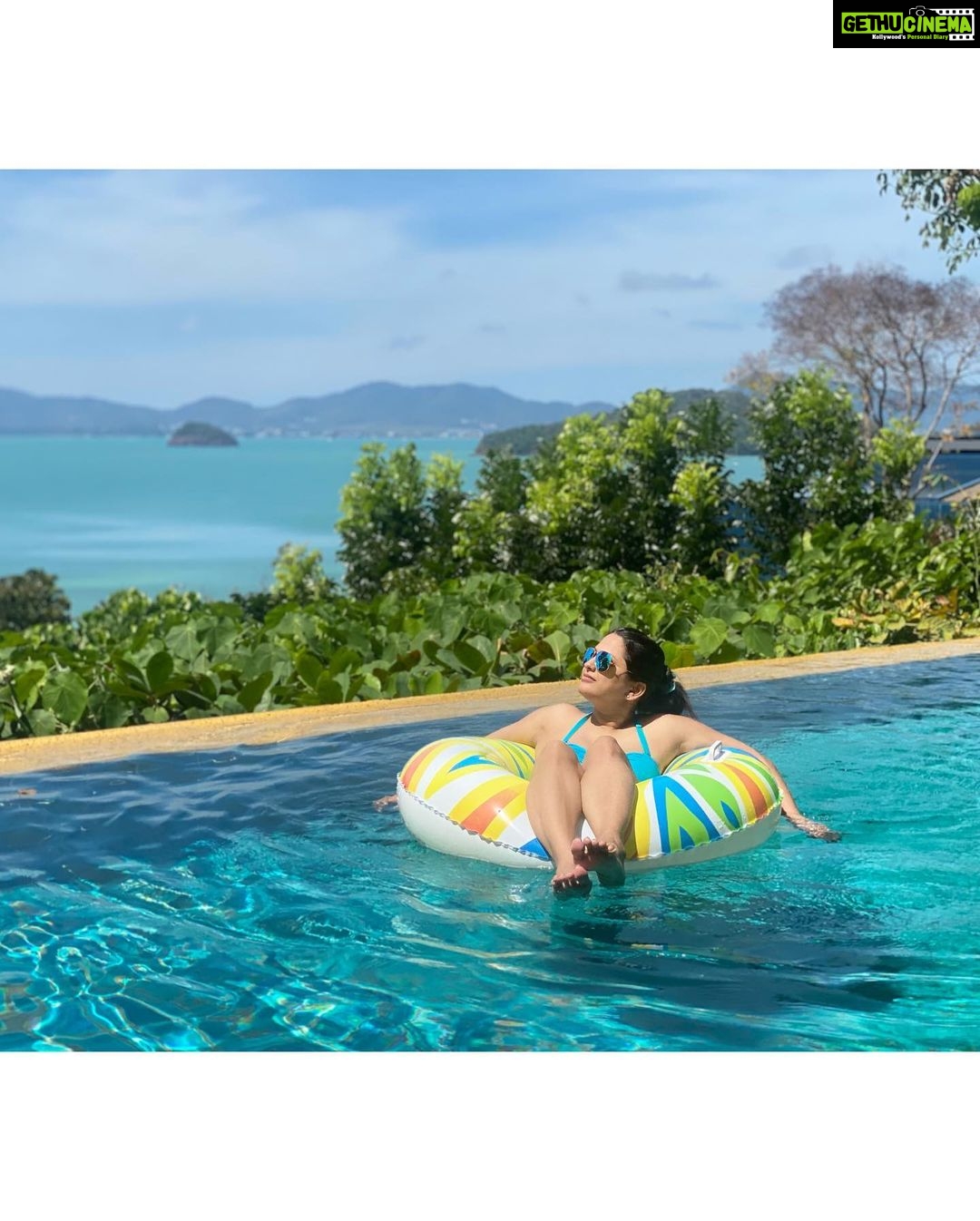 Rucha Hasabnis Instagram - Life is cool by the pool . . #birthdayweek #phuket
