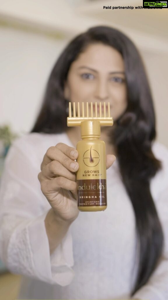 Rucha Hasabnis Instagram - #ad Being a mom has been a dream come true! But I wasn’t expecting the hair fall that came along with this journey. I was then recommended by a fellow mommy to try the Indulekha Bringha hair oil and have not looked back ever since! It grows hair and reduces hair fall in just 4 months and has made such difference to my hair! 🤎 I am an #IndulekhaBringhaBeliever and recommend you try it too, you won’t be disappointed! #indulekha #indulekhahairoil #haircare #hairoil #oil #ayurveda #ayurvedic #ayurvedalifestyle #natural #naturalingredients #hairgrowth #hairloss #hairfall #hairfalltreatment