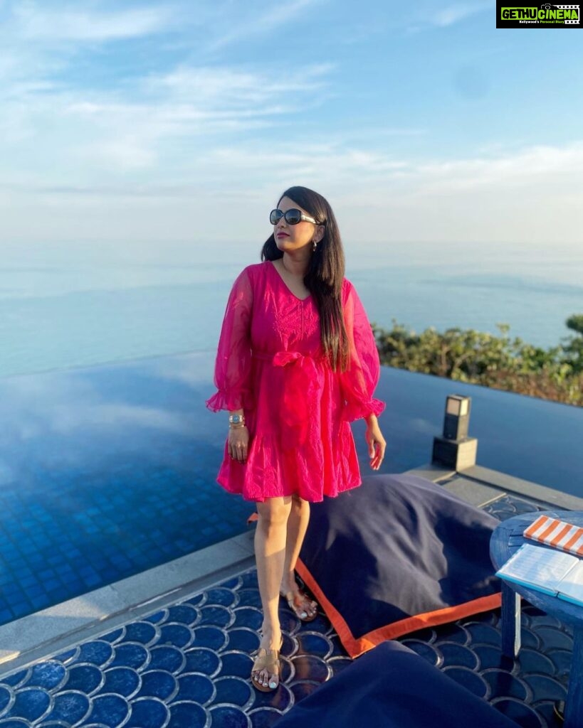 Rucha Hasabnis Instagram - Fav day of the year was🔥 I love the new @kayak_in travel app. I make sure i check it when i am planning my trips. They have amazing deals and are super easy to use. I am happy to be working with them since i already use them for my trips. Highly recommend it! Check them out to find better deals! . . #ad #searchoneanddone #birthdayweek #fun