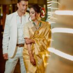 Ruhi Chaturvedi Instagram - देखा एक ख्वाब तो ये सिलसिले हुए दूर तक निगाहों में हैं गुल खिले हुए . . . Saree @kankatala_ Make up @ansarireshma_makeup Pic @busybeestudio Jewellery @the_jewel_gallery Saree coordination @allboutcommunication . . . #Shivkirooh #rekhajiwalivibe