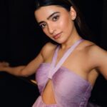 Rukshar Dhillon Instagram - Let me be your ruler You can call me queen bee And baby, I’ll rule, I’ll rule💥 @bhargavikallam @talashahyderabad @abbisonfranklin @pranil_chintewar @akoyajewels @pixelperfectmakeup_visali @vijjireddyskht @starmaa