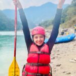 Rukshar Dhillon Instagram - Raftaar se aage badne ko tayaar💪🏻 #first #rafting #adventure2023 Rishikesh ऋषिकेश