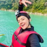 Rukshar Dhillon Instagram - Raftaar se aage badne ko tayaar💪🏻 #first #rafting #adventure2023 Rishikesh ऋषिकेश