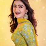 Rukshar Dhillon Instagram - 1.Strike a pose 💁🏼‍♀️ 2.Did someone say ladoo😃 @pranil_chintewar @talashahyderabad @bhargavikallam @vijjireddyskht #lightup #festival #diwali #festiveseason