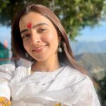 Rukshar Dhillon Instagram - Full moon energies reminding me of the beautiful energies at the Kunjapuri temple, Rishikesh. Take me back to the sunrise, the view, the wind and the heartwarming Dhyana♥️✨ #rishikesh #travel #india