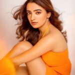 Rukshar Dhillon Instagram - Overdose of vitamin C🧡 @pranil_chintewar @makeupbykashmira_ @seena_hair143
