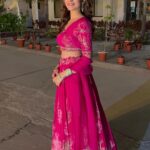 Rukshar Dhillon Instagram - Smooth transition to another wedding🥰 @bhargavikallam @issadesignerstudio @pandoras_art_jewellery