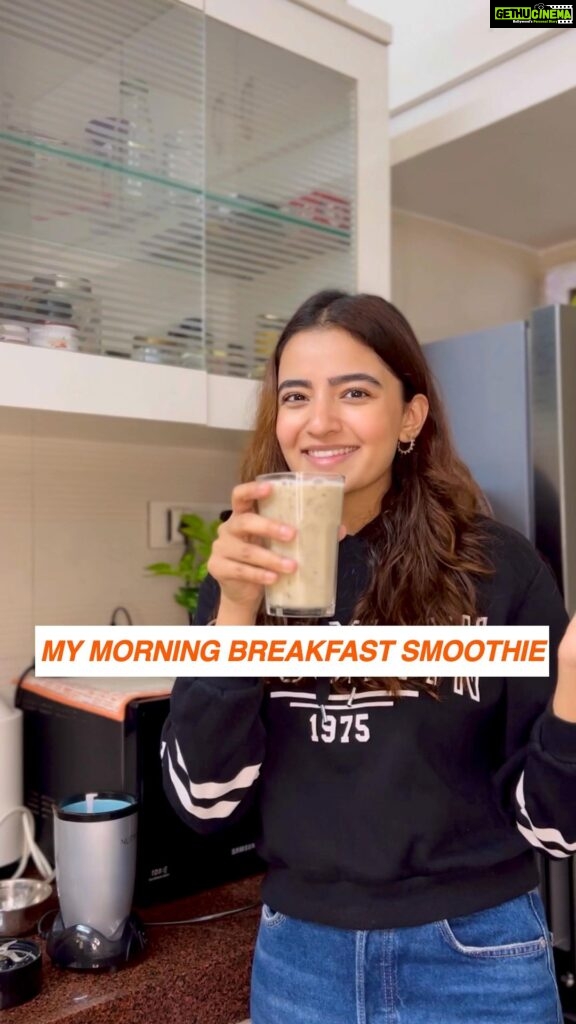 Rukshar Dhillon Instagram - All that you need to start your morning in my favorite vegan, gluten and sugar free smoothie. Do give this a shot! You guys will love it!♥️ #RukCanCook #breakfast #foodlove