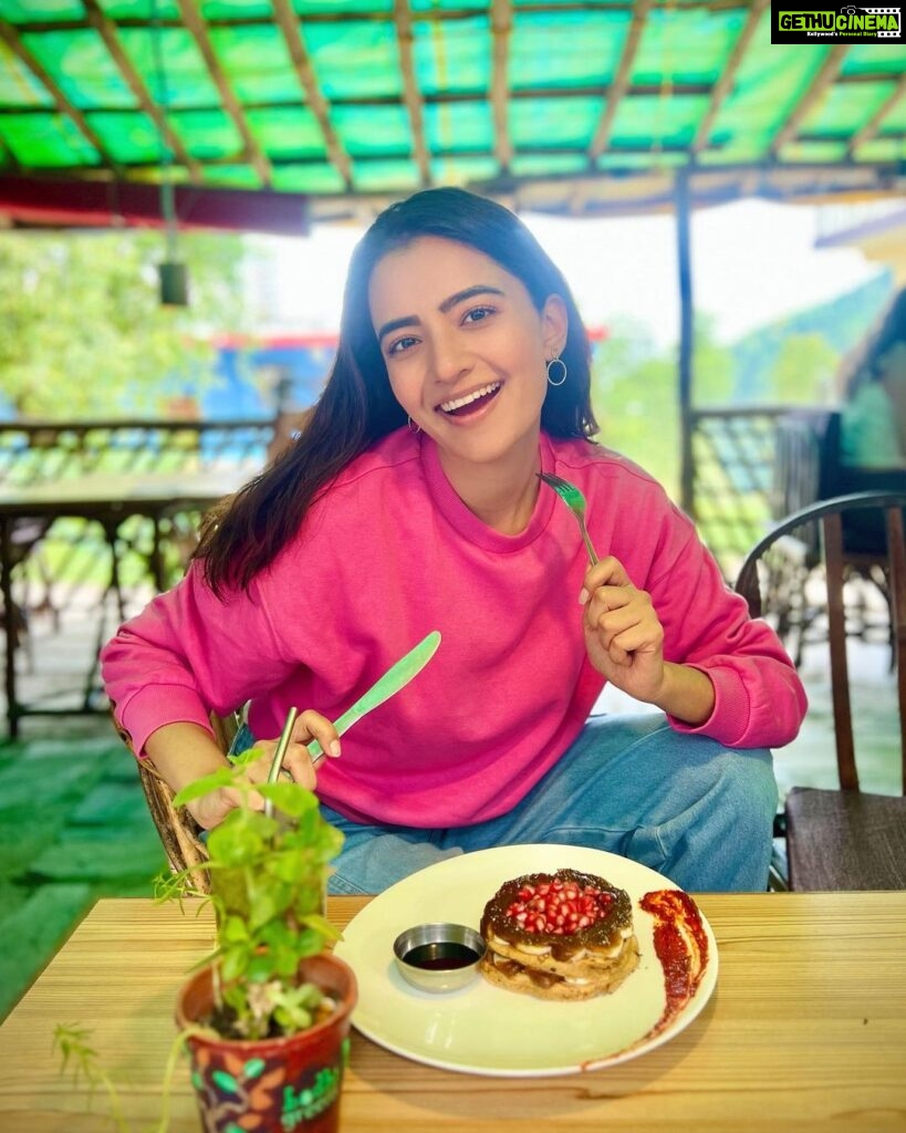 Rukshar Dhillon Instagram - Reminder to eat your pancakes🥰♥️