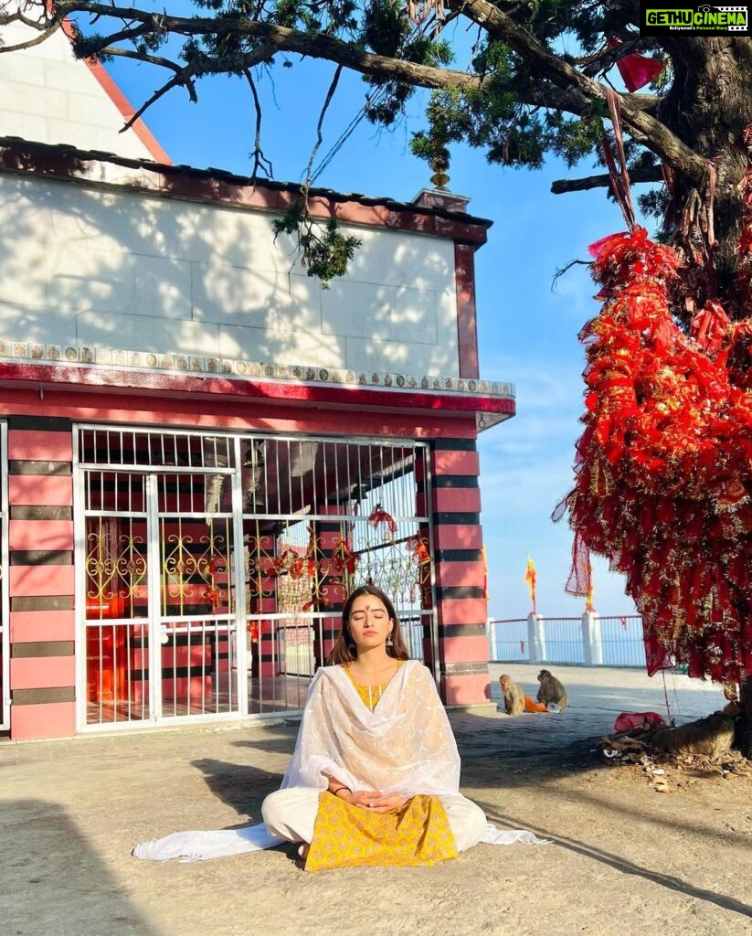 Rukshar Dhillon Instagram - Full moon energies reminding me of the beautiful energies at the Kunjapuri temple, Rishikesh. Take me back to the sunrise, the view, the wind and the heartwarming Dhyana♥✨ #rishikesh #travel #india