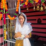 Rukshar Dhillon Instagram - Full moon energies reminding me of the beautiful energies at the Kunjapuri temple, Rishikesh. Take me back to the sunrise, the view, the wind and the heartwarming Dhyana♥️✨ #rishikesh #travel #india