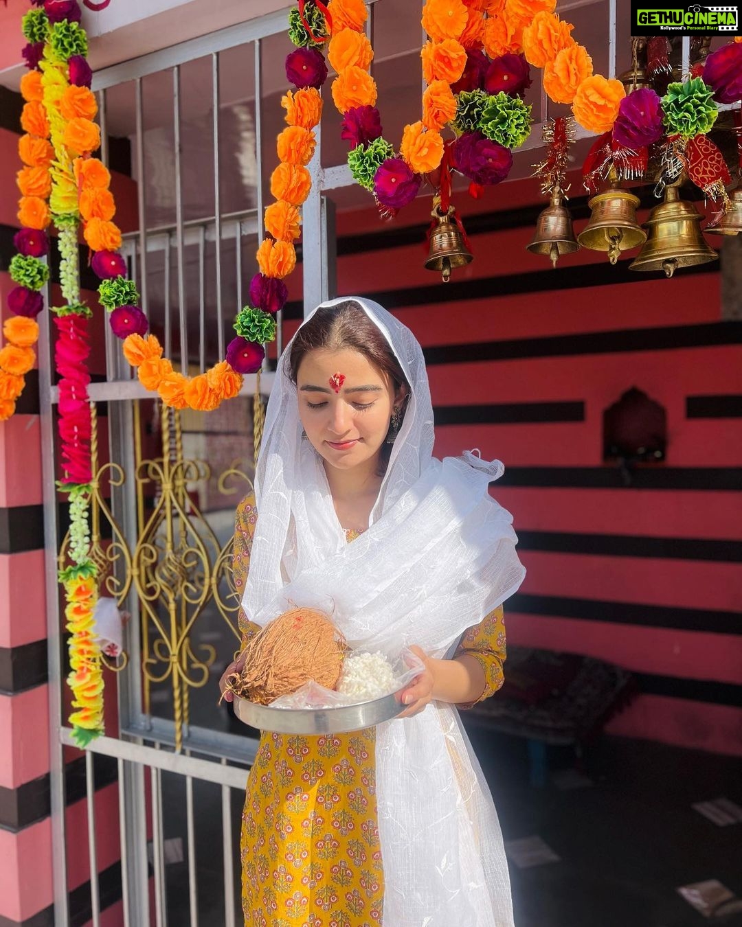 Rukshar Dhillon Instagram - Full moon energies reminding me of the beautiful energies at the Kunjapuri temple, Rishikesh. Take me back to the sunrise, the view, the wind and the heartwarming Dhyana♥️✨ #rishikesh #travel #india