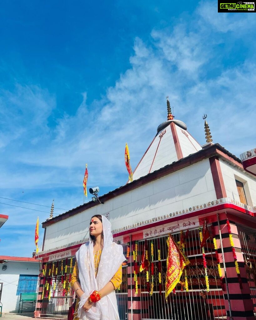 Rukshar Dhillon Instagram - Full moon energies reminding me of the beautiful energies at the Kunjapuri temple, Rishikesh. Take me back to the sunrise, the view, the wind and the heartwarming Dhyana♥✨ #rishikesh #travel #india