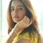 Rukshar Dhillon Instagram - Wrapping up my weekly dose of laughter and self reflection, without any filter🌻♥️ 📸- @advait_vaidya