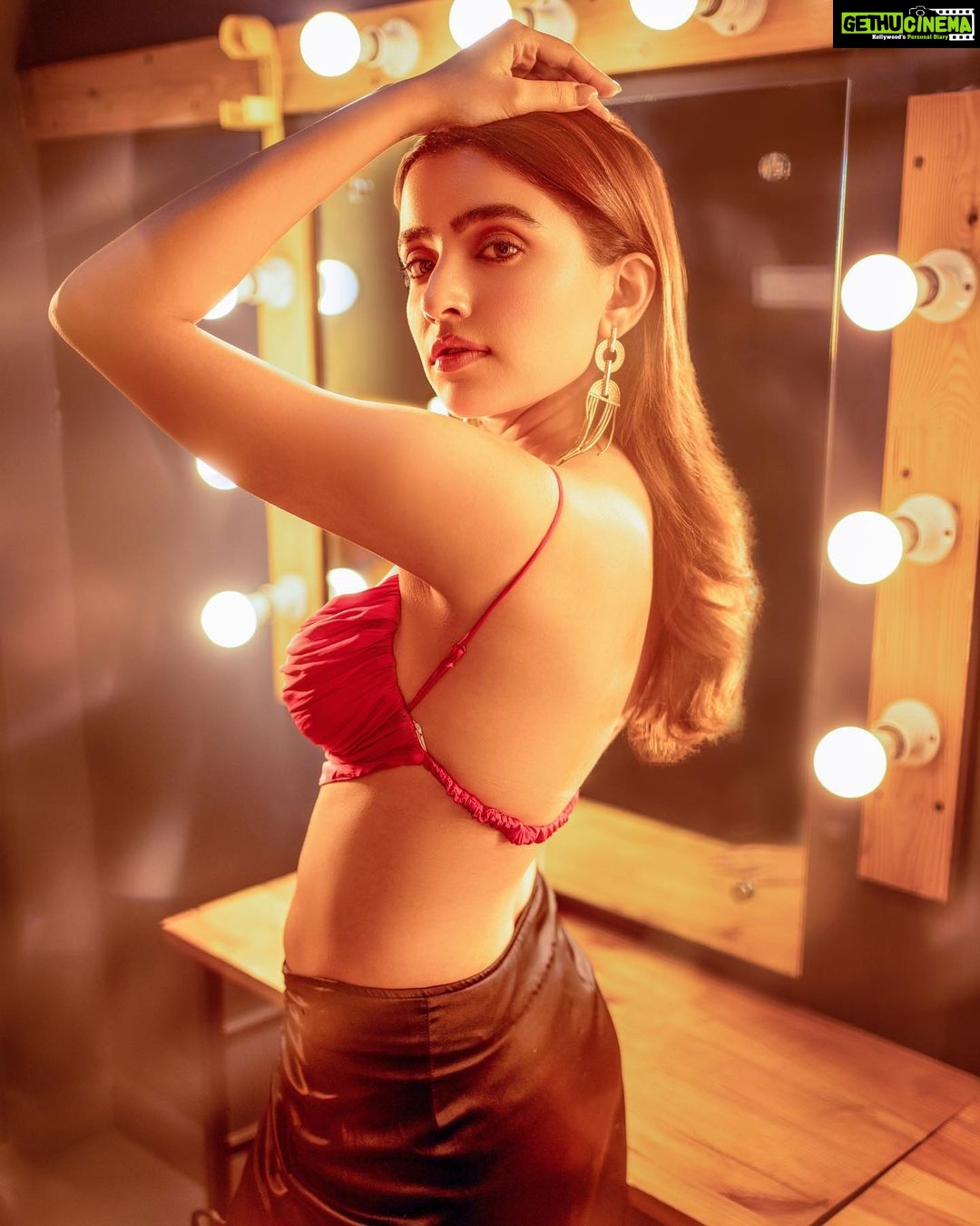 Rukshar Dhillon Instagram - Unless I am myself, I am nobody! Happy Women’s Day to You Beautiful♥️ This year promise yourself to not shy away from shining, promise yourself to not apologize for who you are, embrace every flaw with grace, but don’t be hard on yourself. Remember you, your strength, and believe in the choices you make, and trust me you’ll do just fine♥️ #womensday