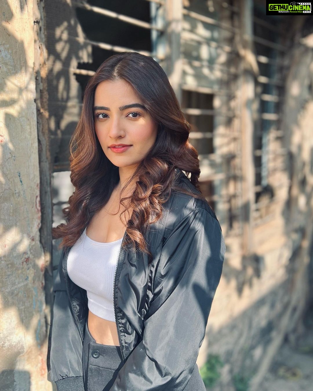 Rukshar Dhillon - 86.4K Likes - She is Fierce
With a Kind Heart
And a Brave Spirit💥
She, is you♥️