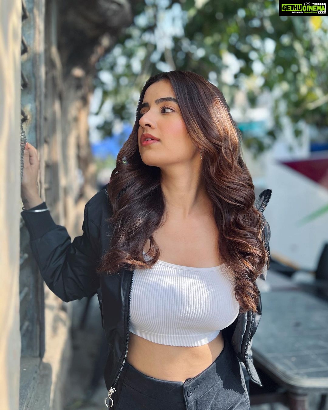Rukshar Dhillon - 86.4K Likes - She is Fierce
With a Kind Heart
And a Brave Spirit💥
She, is you♥️