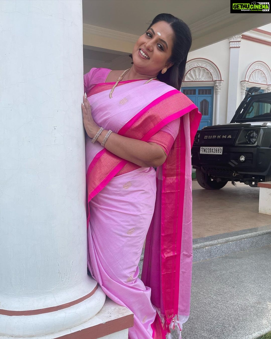 Rupa Sri Instagram - Hi Good Morning BK-2 @vijaytelevision Saree: @ashas_womens_collection . . #bharathikannamma