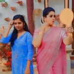 Rupa Sri Instagram - Summa onnu pannom😂#trending #trendy #reels #reelsinstagram #reelsvideo #reelsindia @kumutham_official @gopioffi @aaron_krish_cazziro