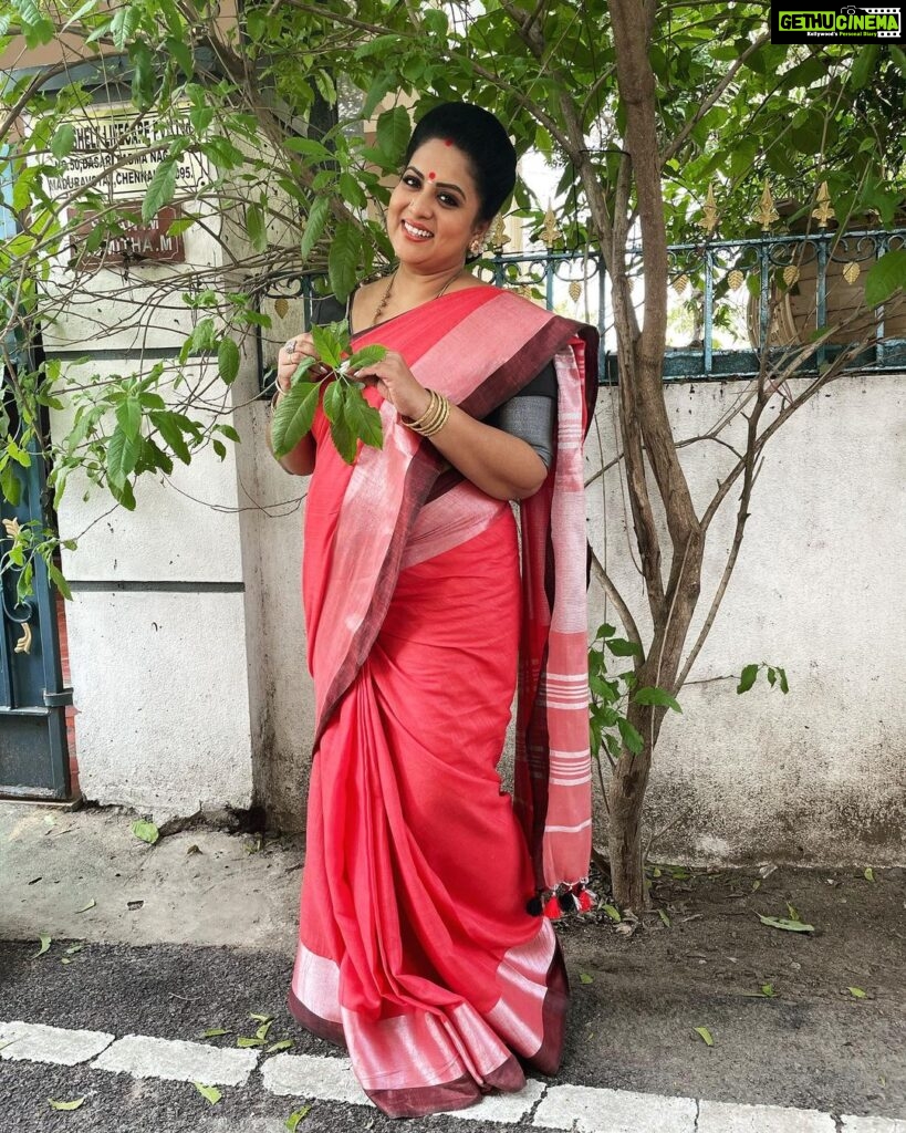 Rupa Sri Instagram - The perfect fusion of tradition and modernity! Outfit🥻: @ashas_womens_collection