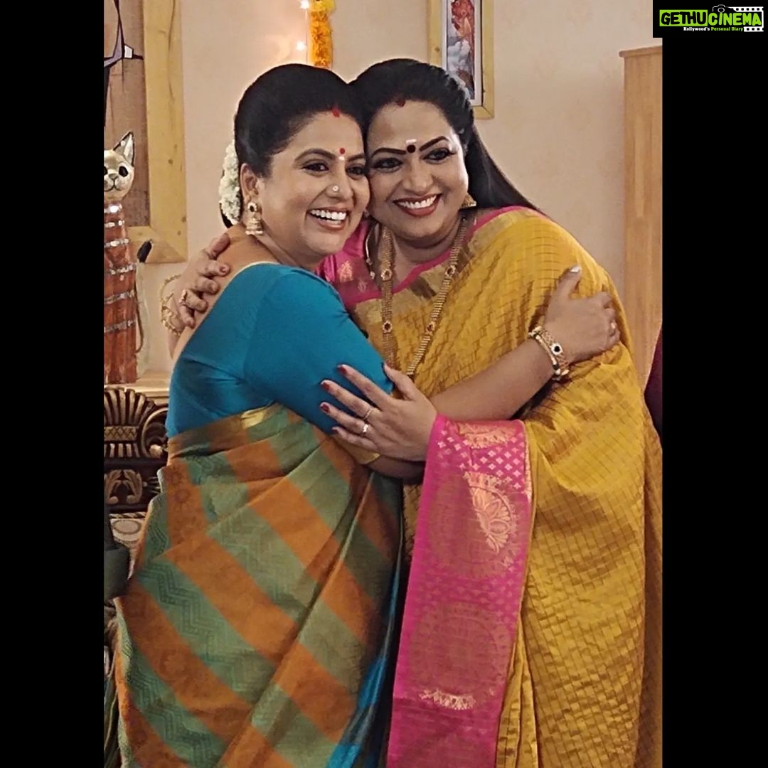 Rupa Sri Instagram - Nice to work with you @rupasree01 From #adshoot shooting spot : #adshoot #rupasree #premivenkat #barathikannamma #vijaytvserial #suntv #rupasree #serial #acting Chennai, India