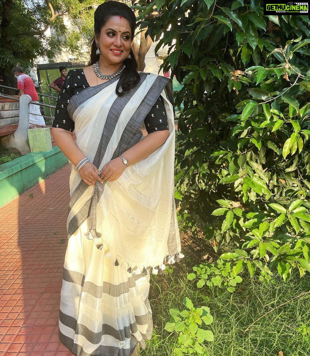 Rupa Sri Instagram - Happiness is not out there, it’s in you!!🥰💖 @ashas_womens_collection 🥻🥰