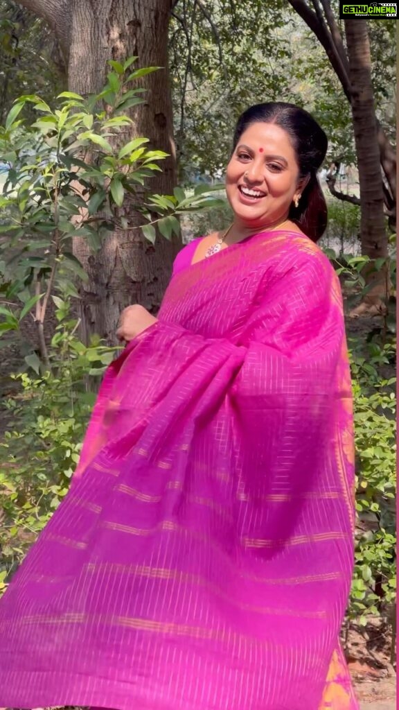 Rupa Sri Instagram - Hi everyone, Good morning 💖 beautiful saree from @ashas_womens_collection #barathikannamma2 #soundarya #rupasree