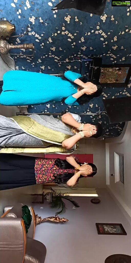 Rupa Sri Instagram - Vekkam Udanju pochuda... Seethakalyanam serial fun time... @souparnikasubhash @rahimanreneesha @jithuz_rampart @dhanya_maryvarghese @lisha_hema Jewellery courtesy by- @vijai_jewellary_by_kirthika @asianet #funnyvideos @funtime
