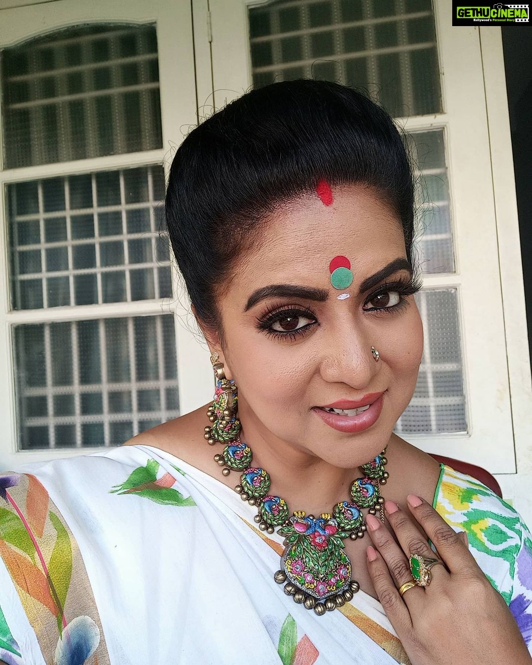 Rupa Sri Instagram - Thanks to @d_terracotta_by_obuushasenthel for sending beautiful handmade jewelry.... ❤