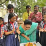 Rupa Sri Instagram - My Birthday Celebration in Bharathi Kannamma shooting shot. Thank you so much for @globalvillagers 🥰for the happiest moment.