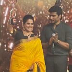 Rupa Sri Instagram – Hello All, I won “The Best Mother” category for BarathiKannamma of the year 2023 in 8th Vijay Television Awards!❤️Without all the love and support from all you it couldn’t be possible!
Thank You @praveen.bennett & @vijaytelevision @globalvillagers producer @Venkatesh Sir @kriskuty @balachandran_ratnavel @pradeepmilroy for this incredible honor! I’m so so grateful ♥️🥰
I Love Y’all♥️😘
#barathikannamma #soundarya #rupasree