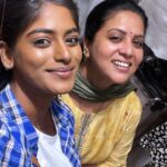 Rupa Sri Instagram - No shooting = Weekend Shopping 🛍 🥳🤪 @vinusha_devi #barathikannamma #soundarya #kannamma #vijaytelevision #shopping #weekendshopping #fun #streetfood