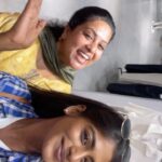Rupa Sri Instagram - No shooting = Weekend Shopping 🛍 🥳🤪 @vinusha_devi #barathikannamma #soundarya #kannamma #vijaytelevision #shopping #weekendshopping #fun #streetfood