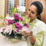 Rupa Sri Instagram – You all made my birthday so special sending me this beautiful flower bouquet!!🥰😍💖
Thank you so much for @vijaytelevision 
@kriskuty Sir
@balachandran_ratnavel Sir
@pradeepmilroy Sir