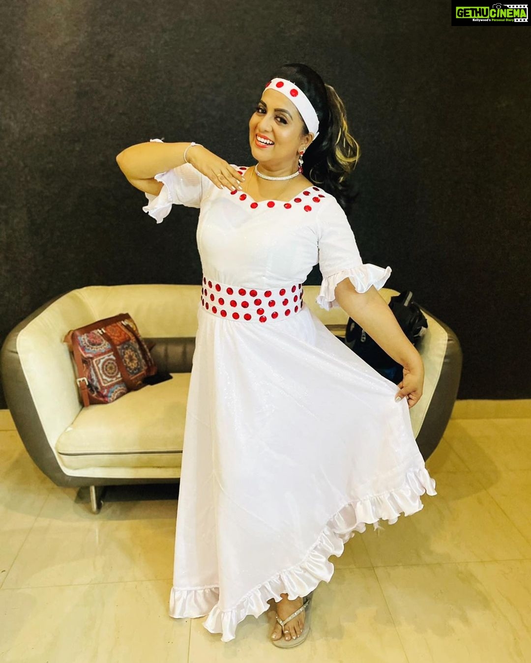 Rupa Sri Instagram - Good Morning!! Vijay Television Award Night Performance💫