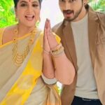 Rupa Sri Instagram - Poo pola vazhthutrukom 🌹🌺💐 with @rupasree01 Amma ❤️ . . . #reels #reelsinstagram #feelitreelit #instareels #tamilreels #reelstamil #reelitfeelit #reelsindia #jay #jaysk #rupasri #ilakkiya #suntv