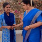 Rupa Sri Instagram - Enna prechana unaku 🤣🤣🤣#instagram #trendingreels #trending #funnyvideos #funnyreels #trendingsongs #reelsinstagram #reels #tamilcinema #shoot #shooting #vadivelu Valasaravakkam