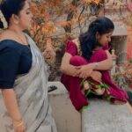 Rupa Sri Instagram - Ivlo thooram eeri vandhadhu bayama illa inga vandhu nikka bayama irruka🤣🤣@kumutham_official #trending #trendingreels #chennai #vadivelu #vadivelucomedy #reels #reels