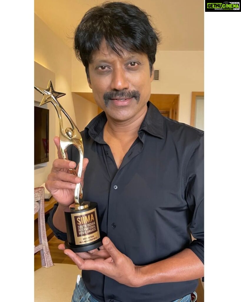 S. J. Surya Instagram - 🥰🙏 @siimawards #vishinduri @brindaprasad @sridevisreedhar ⁩ for this honour BEST ACTOR in a -ve role thx to my dir ⁦#vp_offl ⁩ for giving this amazing #dhanushkodi & to my producer @sureshkamatchi ⁩ & my nanban ⁦ @silambarasantrofficial & Team