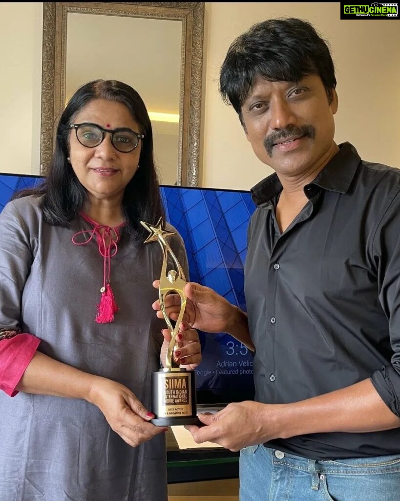 S. J. Surya Instagram - 🥰🙏 @siimawards #vishinduri @brindaprasad @sridevisreedhar ⁩ for this honour BEST ACTOR in a -ve role thx to my dir ⁦#vp_offl ⁩ for giving this amazing #dhanushkodi & to my producer @sureshkamatchi ⁩ & my nanban ⁦ @silambarasantrofficial & Team