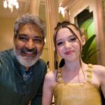 S. S. Rajamouli Instagram - I was happy when the incredibly talented 11-year-old @violetmcgraw presented me with the award on stage, and even happier when she obliged me for a selfie afterwards. 🤗🤗❤️❤️ #RRR @hollywoodcriticsassociation