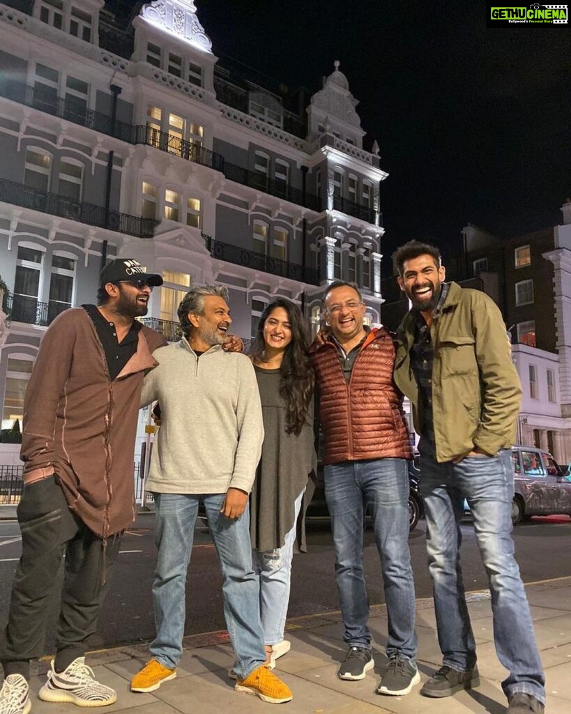 S. S. Rajamouli Instagram - The #RoyalReunion for all of us in London!! Excited for tomorrow’s unique rendition of #Baahubali background score at the @RoyalAlbertHall..:) London, United Kingdom