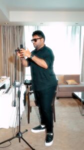 S. Thaman Instagram - Leave the hatred !! Be Sacred ✌🏽

Love & peace #Thaman 🫶

Stepping on to the Indian Idol sets in style 😎

#AhaIdolOnReels #TeluguIndianIdol @ahavideoIn