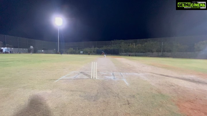 S. Thaman Instagram - This Was a Slower One from @yashwanthmaster Sent for a Maximum 🏆💥🔥 #Srcc #Stadium 🏟 #Hyd #thamanHitters 🏏 @pavansunil_choreographer 💪🏼