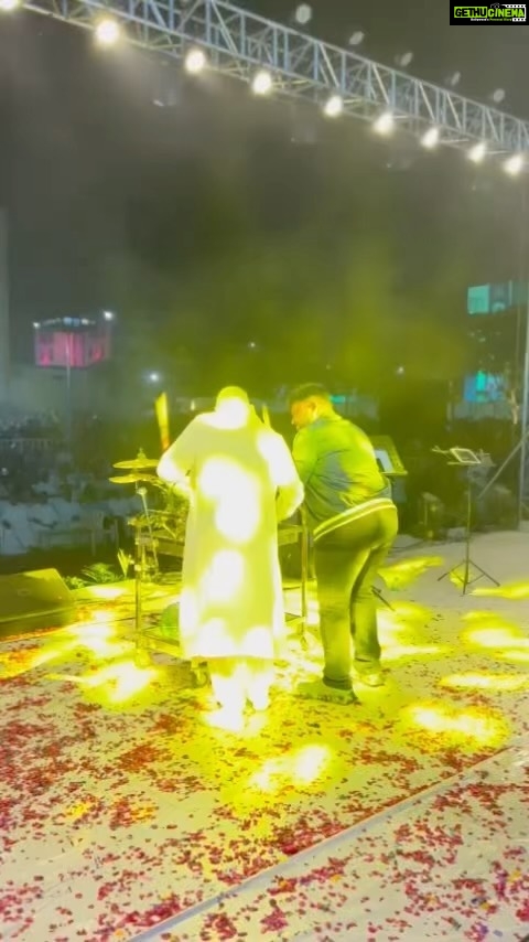 S. Thaman Instagram - #cmr #college was jus π₯ Amazing #gig last night at #Hyd with #thamania ππ΅π£β€οΈπ§π€π½ @asivamanidrums_official @naveenkumarflute @manisha.eerabathini @srisoumyav @roshini_singer @music.srikrishna @saketh_komanduri