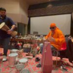 S. Thaman Instagram - With My Guru @asivamanidrums_official gaaru at Mumbai for #SarkaruVaariPaataMusic 🎧💣🏆🎵 Our session completion video ✌🏽🎵